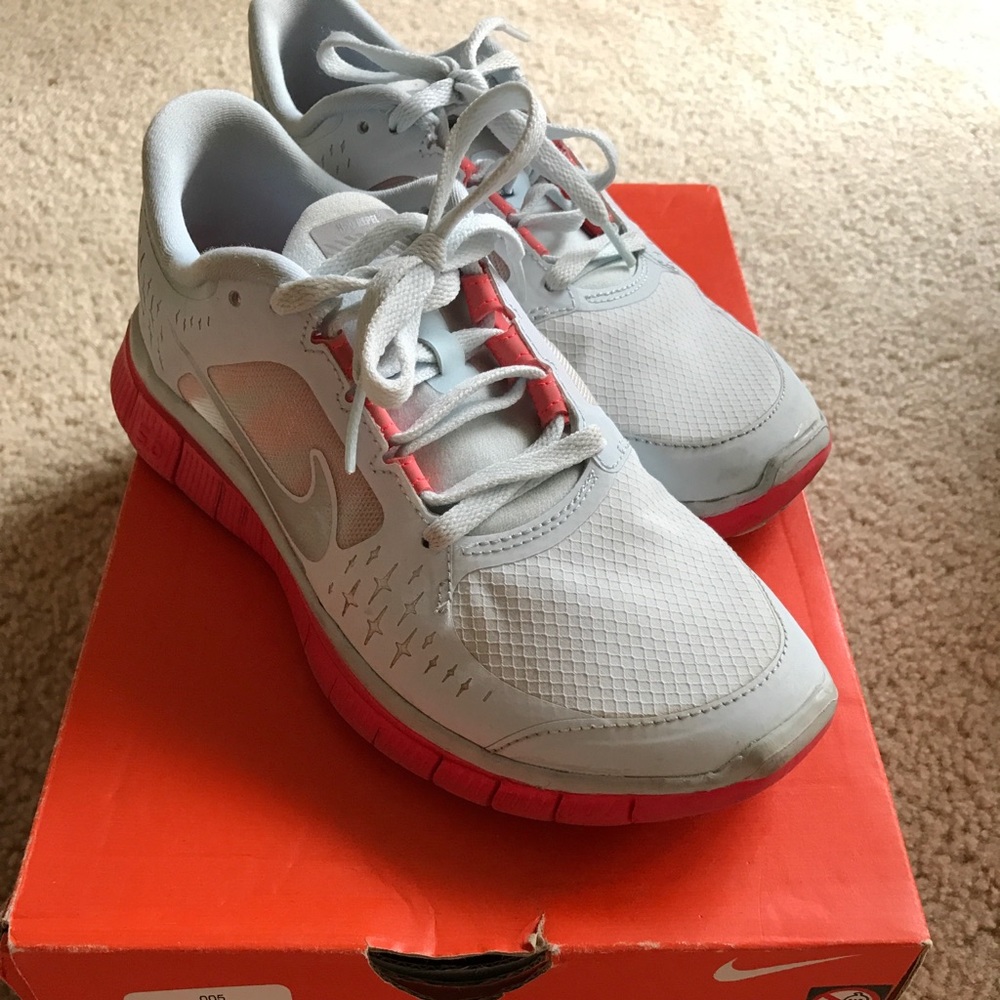 Nike- free run ( women’s)